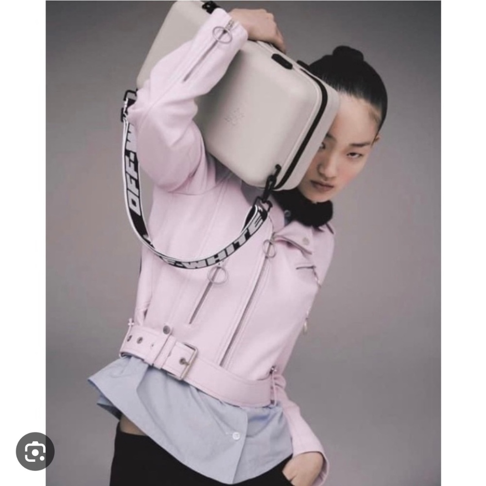 Like New Off-White box bag - Limited edition